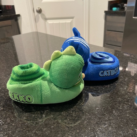 PJ Masks cat boy and gekko bedroom slippers, Toddler size Medium 7-8 - Picture 3 of 5